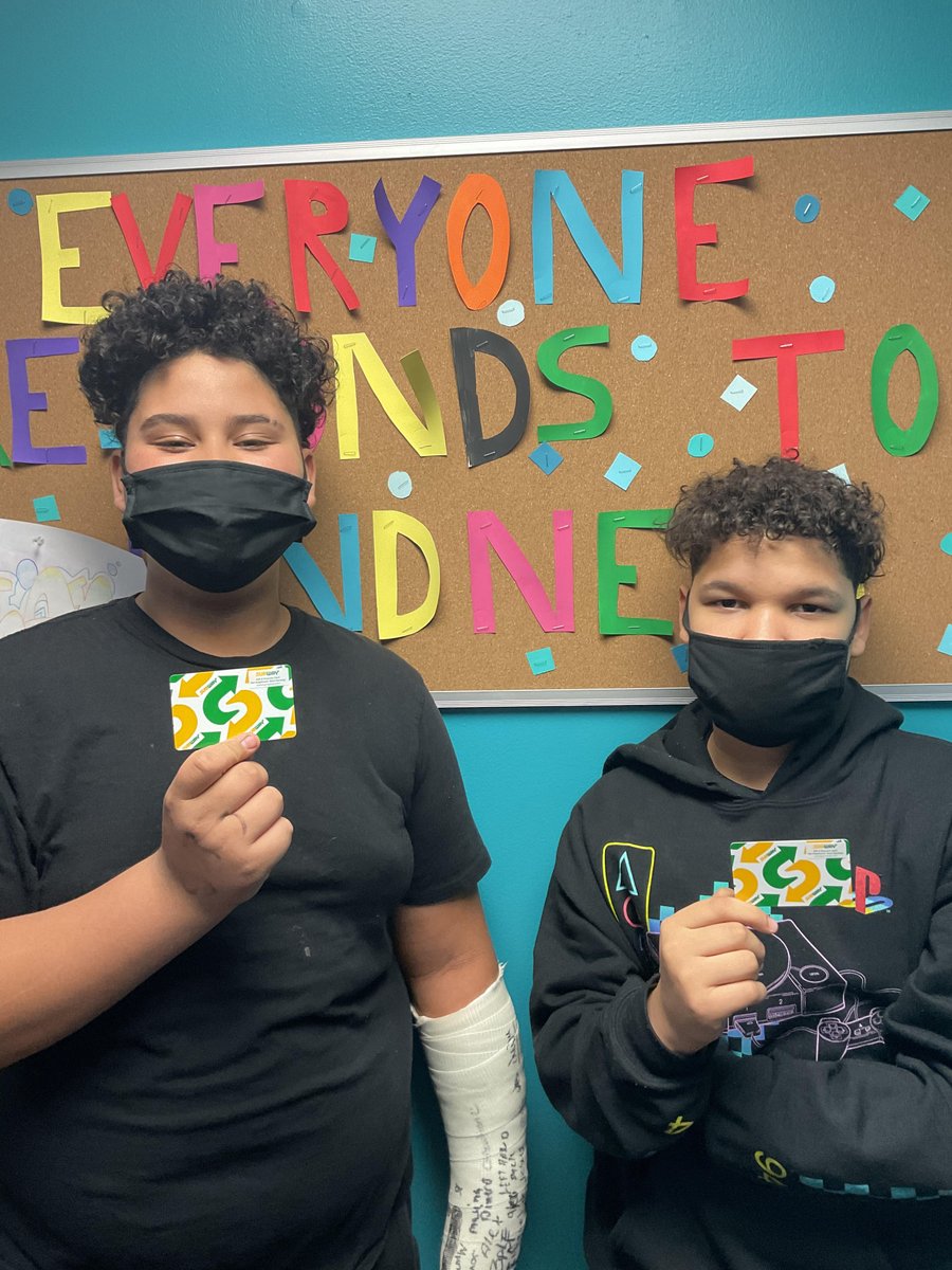RoadRecovery's tweet photo. #RoadRecovery corporate sponsors @SUBWAY & @VanillaStarJ donate gift cards & cool clothes to bring many smiles to youth at 13 @NYSOASAS clubhouses engaging our #nonprofit’s #VirtualTrax Program || #MySubwaySub #LazerJeans #HippyLaundry #corporateresponsibility https://t.co/KbgKOqo8zd
