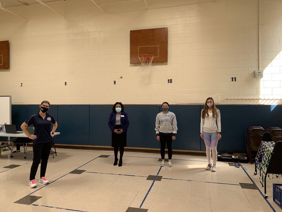 NPSchools_VA's tweet photo. Rounding out this week’s site visits to see how concurrent learning is going for our students and teachers, Superintendent Dr. Sharon I. Byrdsong spent time with the Bulldogs of #GranbyElementary on Friday.
#WeAreNPS #NPSInThisTogether #NPSConcurrentLearning https://t.co/VNm88AQNdv