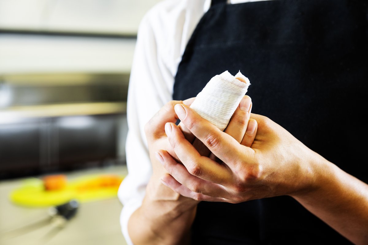 DARPROSolutions's tweet photo. Workers’ compensation claims: how can you prevent these mishaps while making your kitchen even safer? Follow the link for a breakdown of the top three #restaurant claims: 

https://t.co/uluF6JIj5b #workerscomp #safety #DPSblogs https://t.co/qhGdsSEtFT