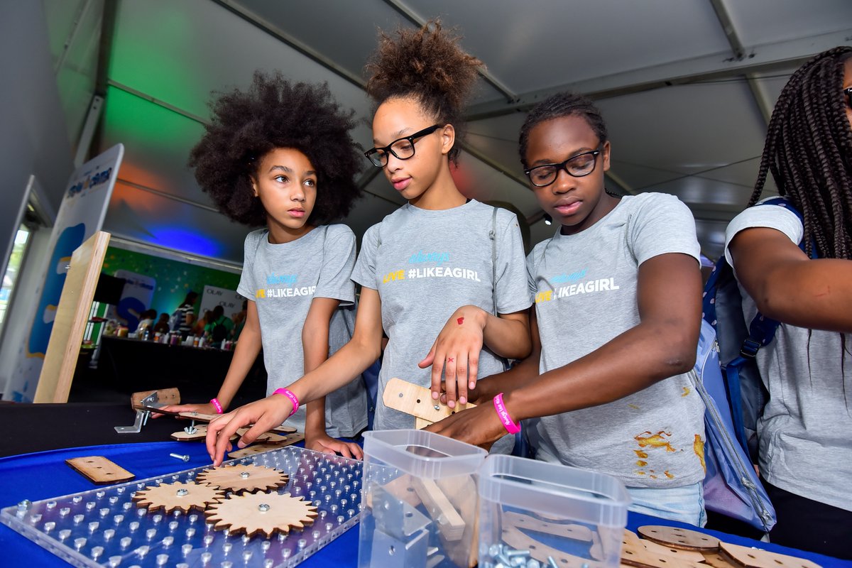 cschools's tweet photo. Interested in inspiring students with maker-centered learning opportunities? Join @cschools @makers_mentors as a Maker Fellow! https://t.co/ZGkJ6QFDpV #MakerFellow #CitizenSchools #MakersandMentors #NationalService #EquityBeginsWithOpportunity https://t.co/6FkG6WxieG