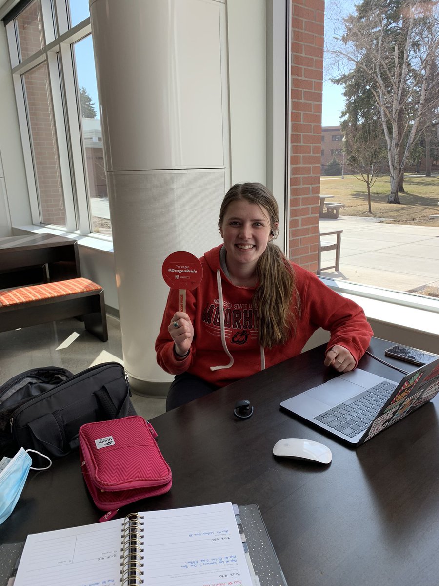FYPMSUM's tweet photo. Shout out to all these fun people celebrating #dragonpride on this beautiful Friday! https://t.co/4zh17Z7y2X