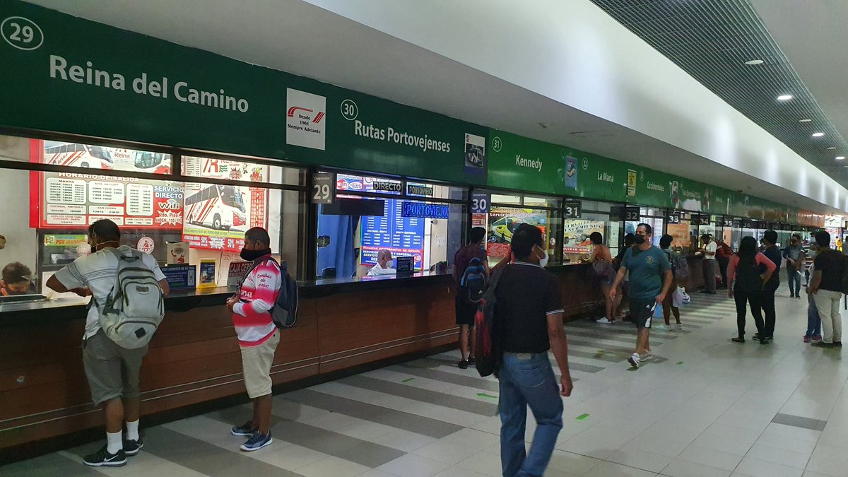 a_villon's tweet photo. En la terminal de #Guayaquil, destinos de alta concurrencia en los feriados esta vez evidencian escasa demanda luego de radicalización de medidas restrictivas adoptadas para frenar la propagación del #COVID19 #Ecuador https://t.co/9PW7sqjdrn