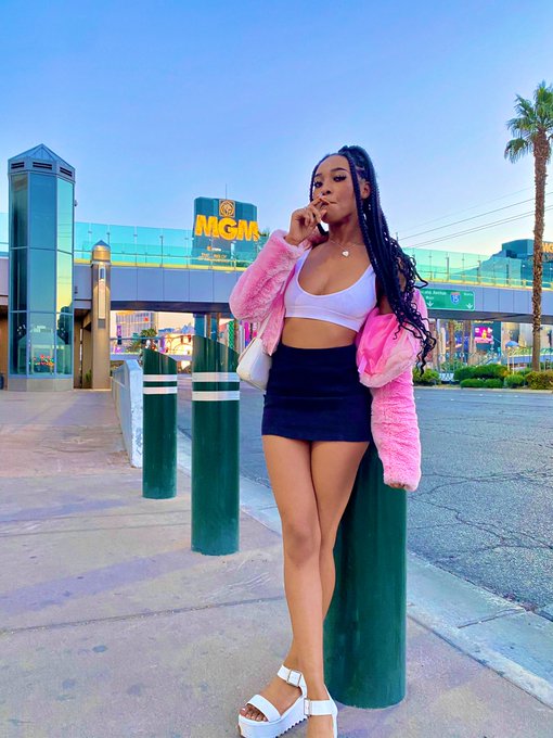 Hi Vegas ✨💗 https://t.co/7dtjrjVVwt