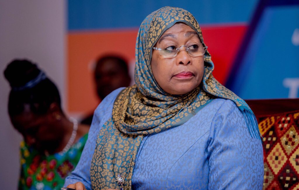 Usijibane, usijifiche, usiogope wala usione haya. Onesha Upendo wako kwa mama tafadhali.
