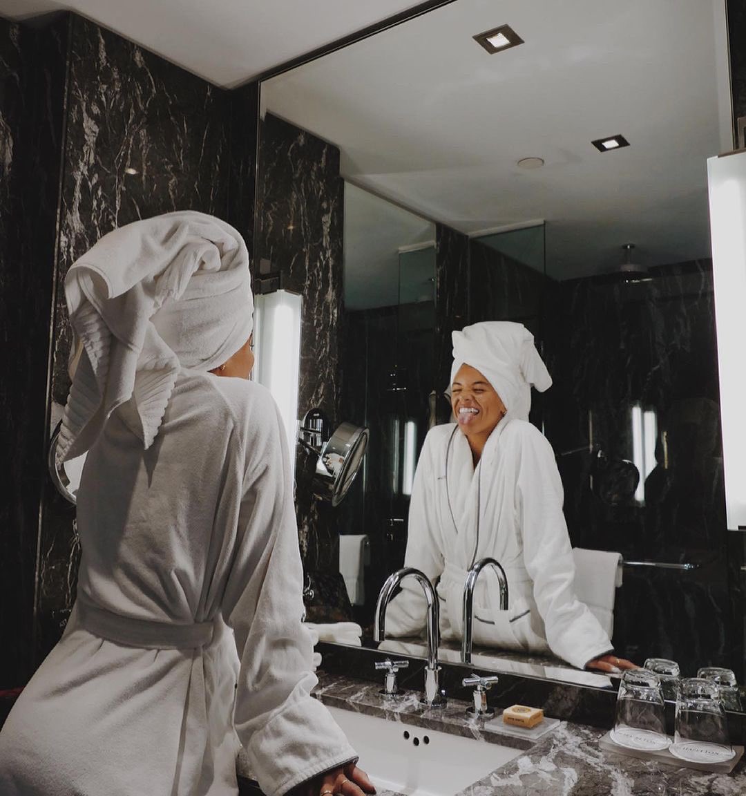 It’s always a #GoodFriday when it’s a long weekend :D Happy Easter Holidays everyone!

📸 @izzynastic_photo 

#HazeltonTO #Staycation #LongWeekend #Luxury #ForbesTravelGuide #TravelSafe #SharecareVerified #Yorkville #TorontoLuxury #WeekendVibes