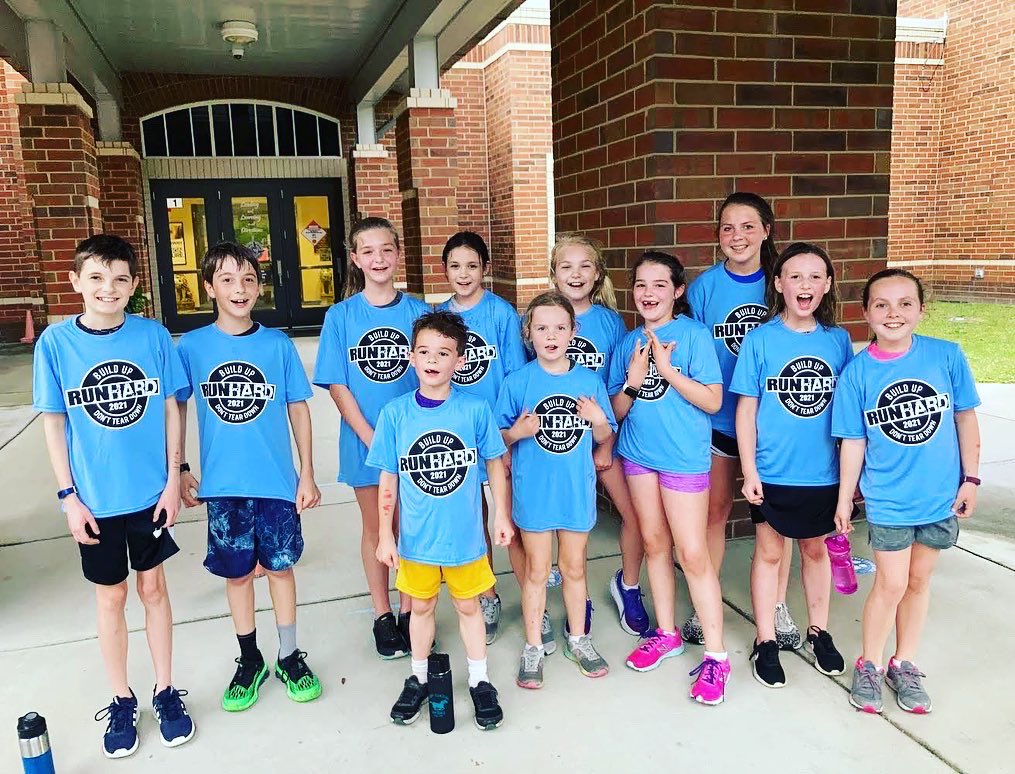 RunhardTeam's tweet image. Earn your shirt week was a success! Swipe to see some of our teams’ excitement about their shirts! #runhard