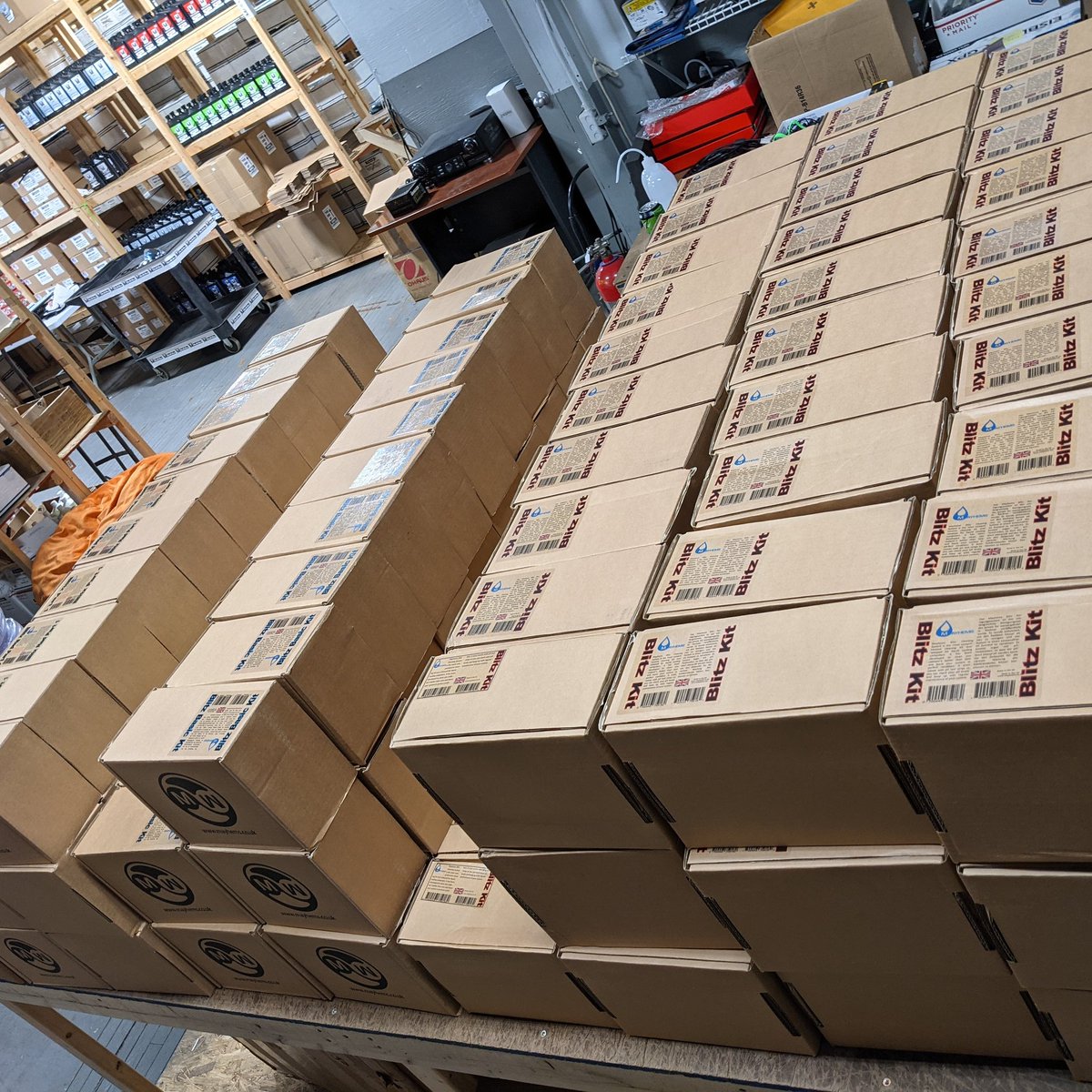 ModMyMods's tweet photo. I think it's safe to say we ordered enough Mayhem's blitz kits
NOW in stock - get em while they're hot!!
#mayhems #cleanitup #mayhemspart2 #blitzkit #watercooling #watercoolingparts #cleaner #maintenance #custompccooling #computermaintenance #instock https://t.co/3Q6pBi8Pyr