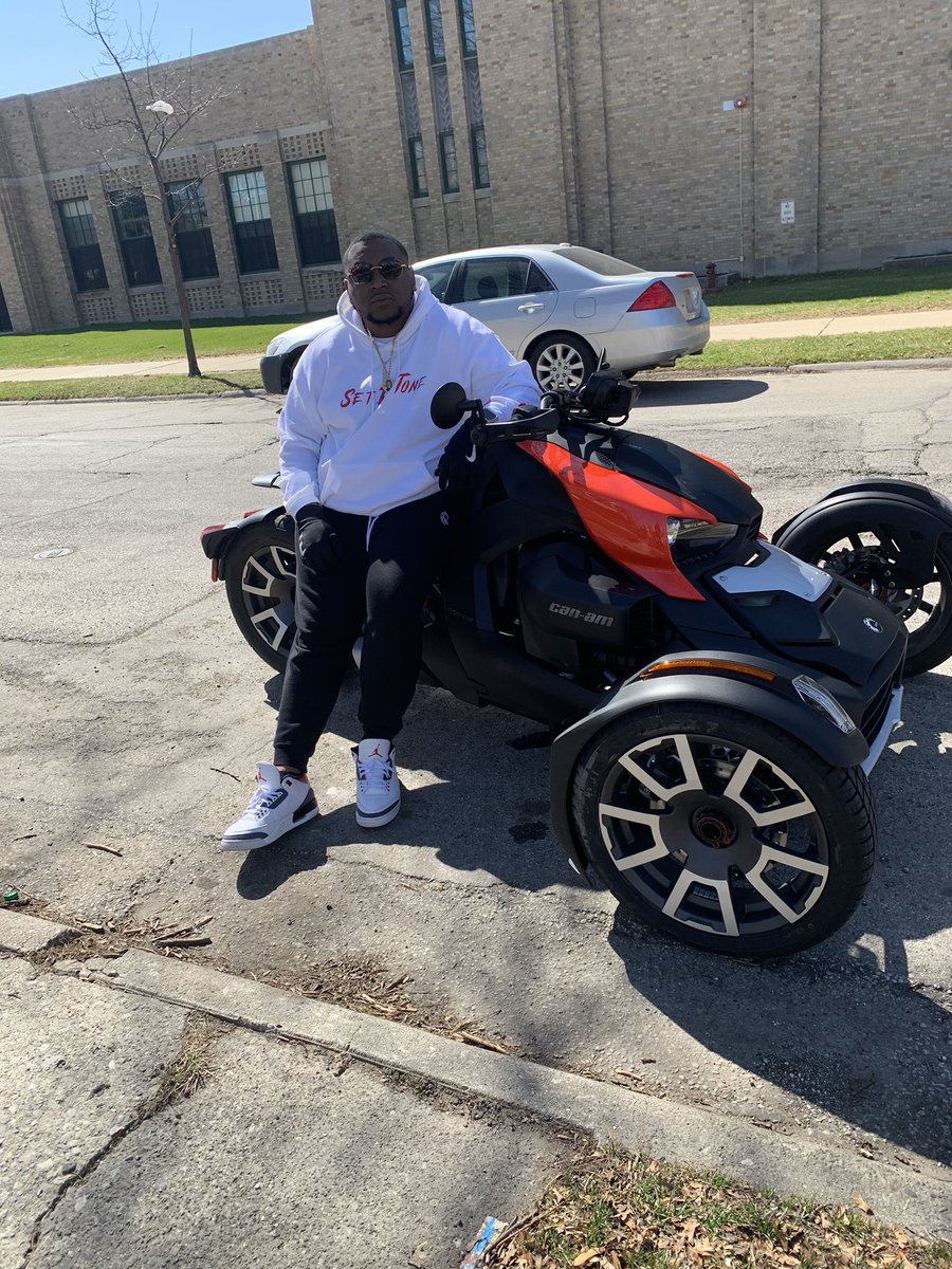 BigRob19Two's tweet photo. The Summer MINE nigga, if you want it like me get on yo GRIND nigga. #ZeroMilesOnTheDash #SetDaTone #SBMT #SummerMine #RykerLife #BuffBear #LongLiveAlex https://t.co/fYsushHDYk