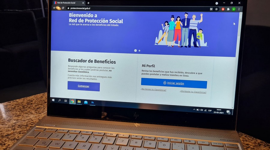 Mega's tweet photo. Averigua el bono que recibirás: Gobierno habilita en sitio web un "buscador de beneficios" estatales
>> https://t.co/CbXs8nE3dt https://t.co/3SnXEojI53