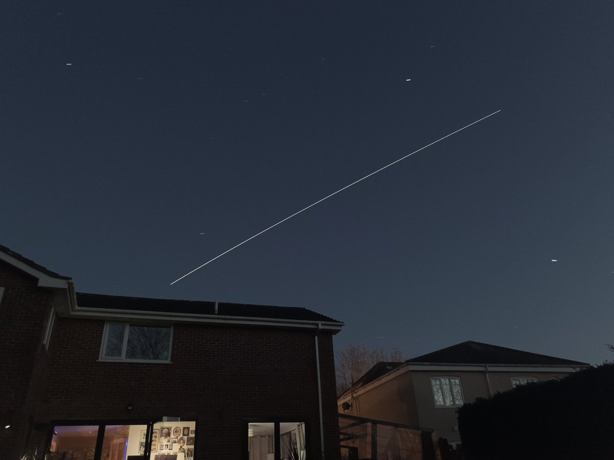 MrsChalkz's tweet photo. Beautiful #ISS pass over #Dorset @VirtualAstro #spacestation #clearskies 🛰 https://t.co/zxSI1lqRl6
