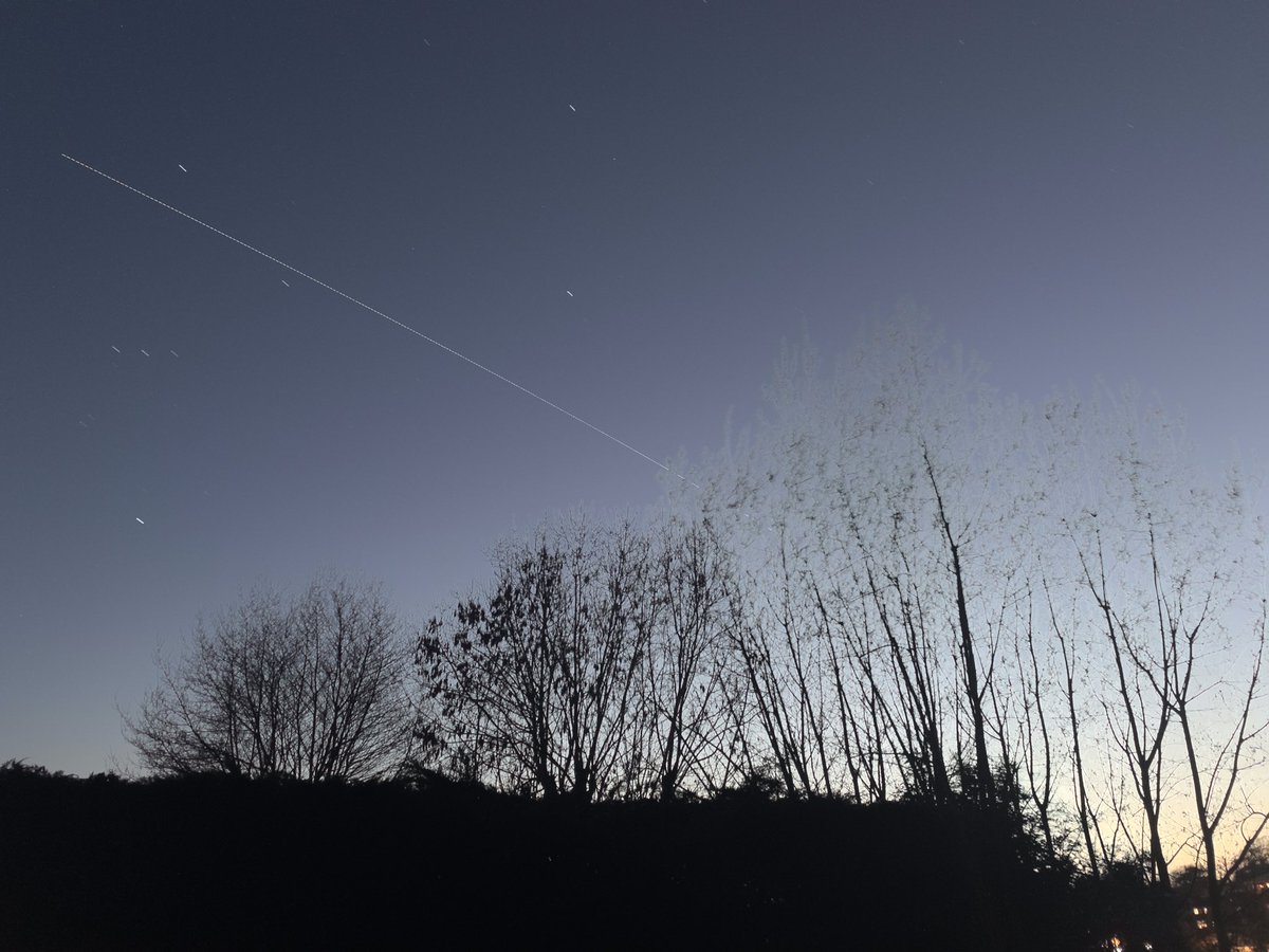 MrsChalkz's tweet photo. Beautiful #ISS pass over #Dorset @VirtualAstro #spacestation #clearskies 🛰 https://t.co/zxSI1lqRl6