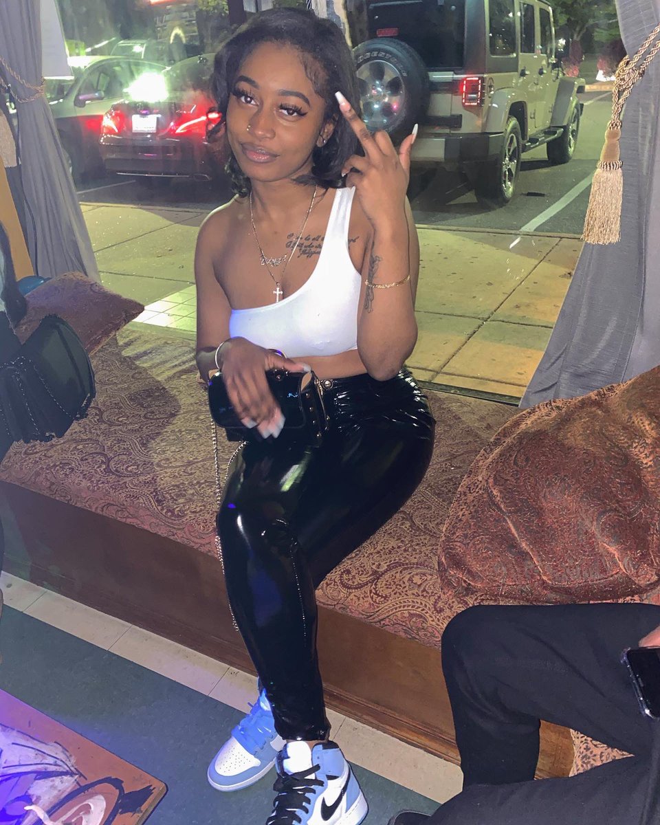 LiLMaMaaa_'s tweet photo. He call me BIG PURRRR😽 https://t.co/7eIjOw5WWs