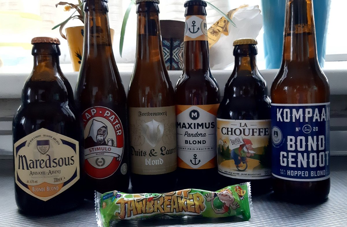 Je kan <a href="/dBsUtrecht/">dB's</a> supporten met door die metalsampler <a href="/Bandcamp/">bandcamp</a> te kopen🤘, of bijvoorbeeld met dit blond bierpakket (dank Wouter van Dead Mill Media!)