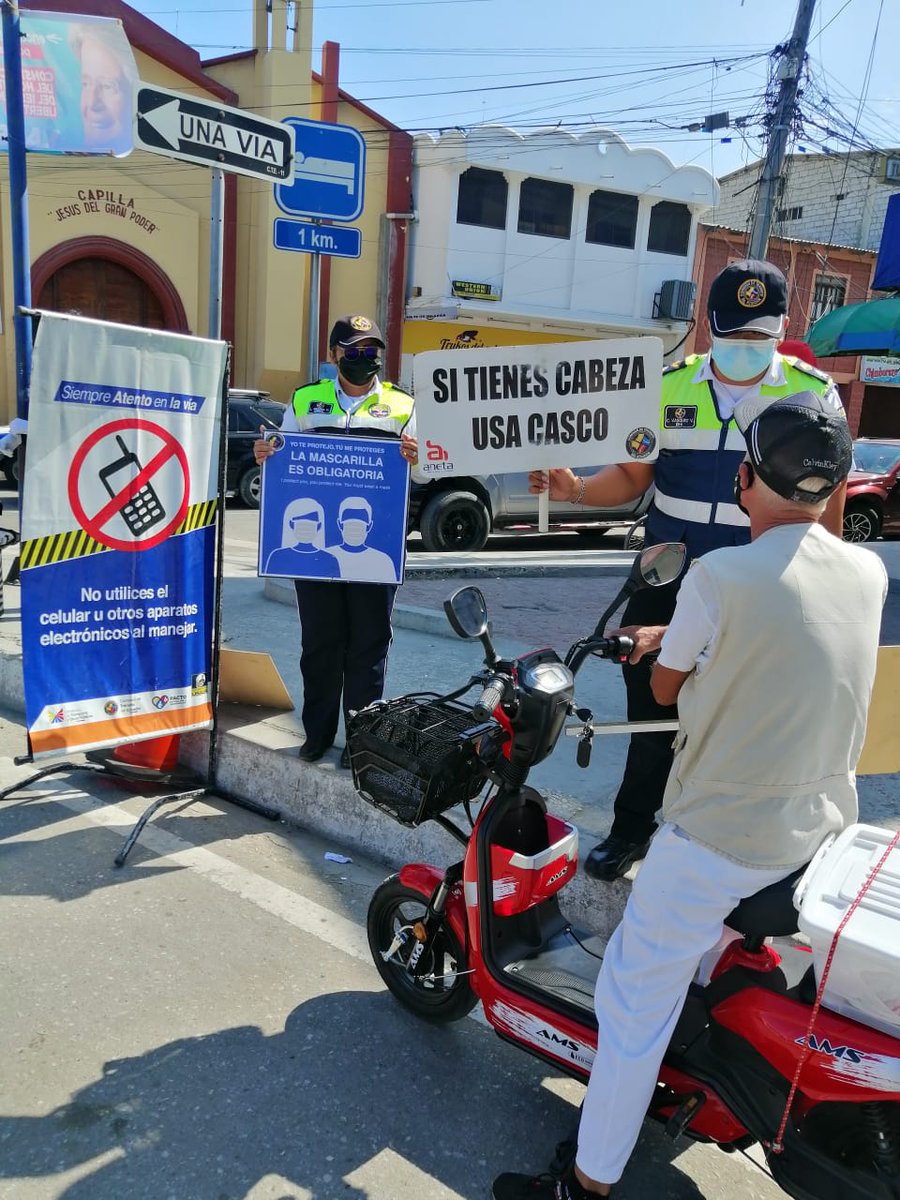 CTEcuador's tweet photo. #SantaElena| En varios sectores del cantón La Libertad, realizamos activaciones sobre el casco homologado, límites de velocidad y uso de mascarillas. Estas campañas permiten concientizar a conductores y pasajeros sobre los riesgos que se puede tener al momento de conducir. https://t.co/O2kbJzox1t