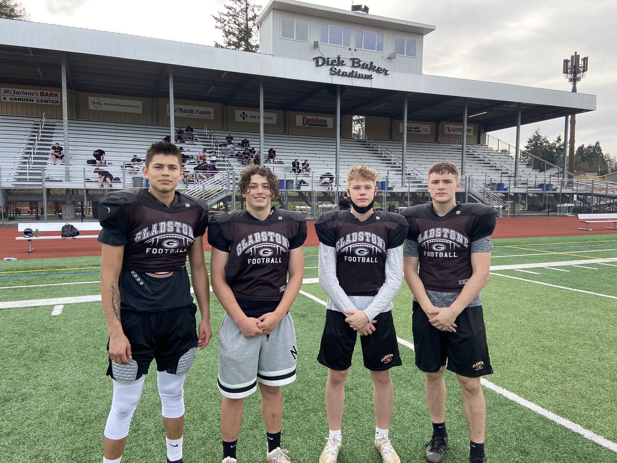 Ranked 3rd in 4A with these guys leading the charge! 

‘21- Jude Ashpole-TE/LB
‘23- Ethan Finnigan -DE/RB
‘23- Brayde Owen- QB/DB
‘21- Sabastian Peiffer-RB/LB⭐️⭐️⭐️ 

Tonight: vs Madras

<a href="/BrandonHuffman/">Brandon Huffman</a> <a href="/JordanJ_/">Jordan Johnson</a> <a href="/OutsideTheGames/">Outside The Games®️™️</a> <a href="/NW_Spotlight/">NW SPOTLIGHT ATH'S</a> <a href="/_morethansports/">More than Sports</a> <a href="/PrepRedzoneOR/">Prep Redzone Oregon</a>
