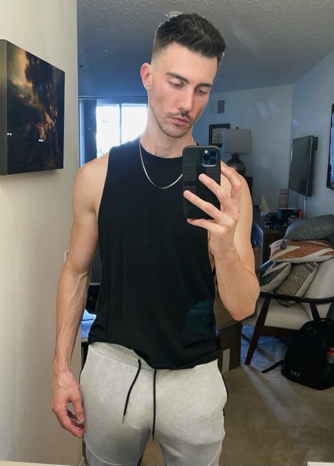 Fresh cut. ✂️ https://t.co/L5G0b4Rpqt<a href="/tag/darnit"class="tags"><span>#darnit</span></a><a href="/tag/hatewhenthathappens"class="tags"><span>#hatewhenthathappens</span></a>