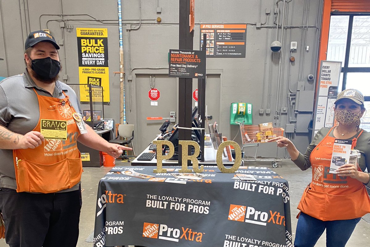 Vanessa51758301's tweet photo. Awesome 👏 job Team #0526 17 Commercial Cards for the week!! Great Team work on our Pro Event yesterday we did awesome!! #pro #desk #MRO #ProExtra @AnnMarieR777 @MonicaFarrow @Berry25066179 @JarrodFarmer4 @ChrisSaltlife43 @joshualongori13 @je_raul08 https://t.co/v9dponN64u