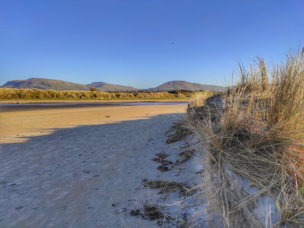 s_ocearbhaill's tweet photo. Luí na Gréine, An Mullach Mór, Co. Shligigh #SlíanAtlantaighFhiáin
Sunset, Mullaghmore, Co. Sligo. #WildAtlanticWay #WAW @WAWHour #Sligo #Dartry #BenBulben #Truskmore #Tievebaun #Benwiskin https://t.co/h3c7VQXE8K