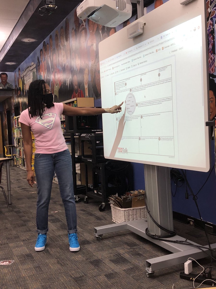 Pagia's tweet photo. Biggest congratulations ever to World Class Teacher and Professional of the year !!!!!! Well deserved ! #stesstrong #dedicatedtostudents #worldclassteaching #outsideofthebox @StonewallTell https://t.co/aUPN2aW67p