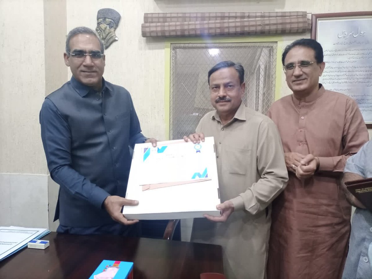 SindhSecretary's tweet photo. Awards were distributed a on the officers for their hard work and standing out to deserve "Officer of the Month" Award. https://t.co/e3fnrZGnSp