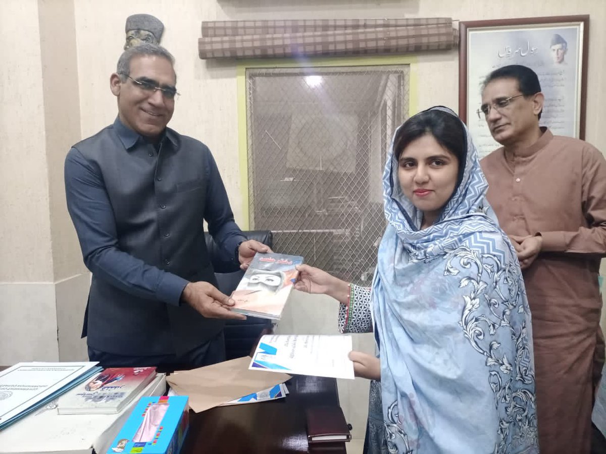 SindhSecretary's tweet photo. Awards were distributed a on the officers for their hard work and standing out to deserve "Officer of the Month" Award. https://t.co/e3fnrZGnSp