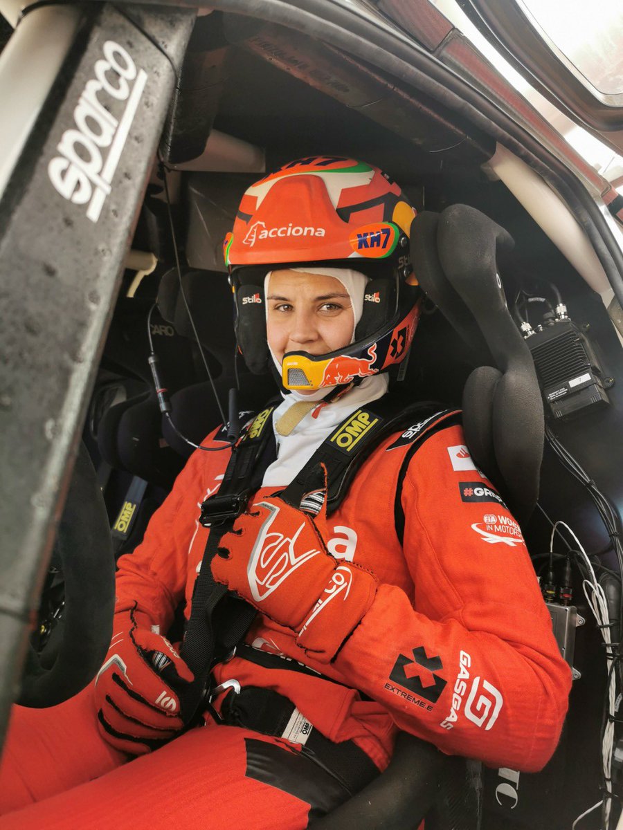 LaiaSanz_'s tweet photo. Shakedown ✅ First contact with the car on the sand! Tomorrow the real race starts!
-
Shakedown ✅ Primer contacto con el coche en la arena! Mañana empieza la carrera de verdad!
.
@ExtremeELive #ExtremeE #DesertXPrix
@AccionaSainz @ACCIONA @PE_EasyToDrive @santanderpb @QEV_Tech https://t.co/RJ1ip1dXvt