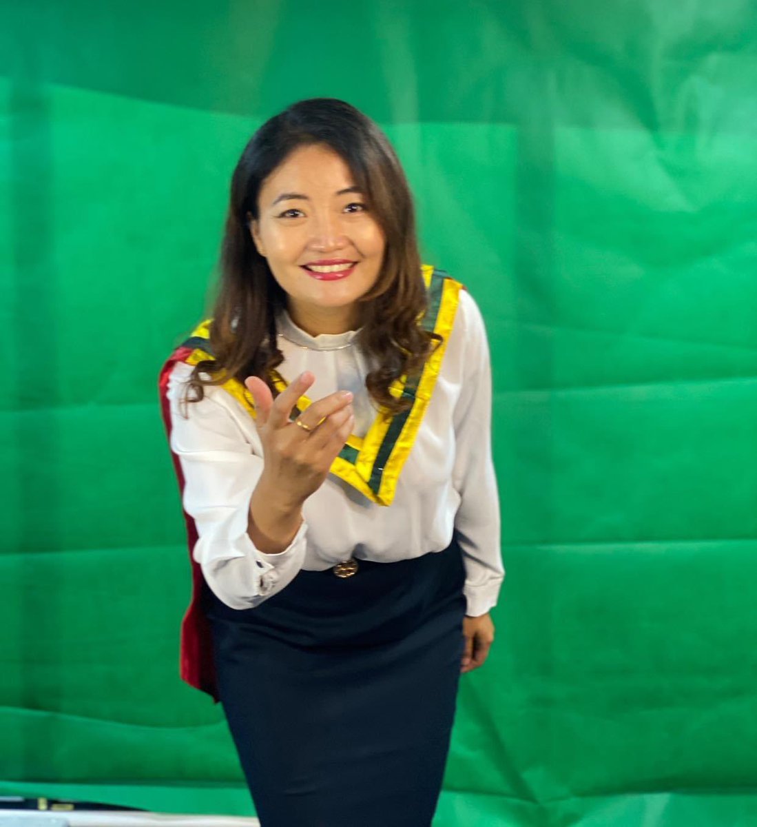cs2021myanmar's tweet photo. Her name is Shine. She and her sister were abducted after interview with @clarissaward from @CNN on #Apr2Coup #WhatsHappeninglnMyanmar #CrimesAgainstHumanity #FreedomOfSpeech @RapporteurUn @UN https://t.co/CnWGeRSmRm