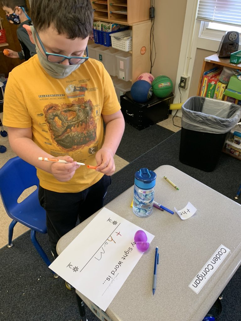 BassettsFirsts's tweet photo. Egg hunting for sight words! https://t.co/dGzxVpSCjO
