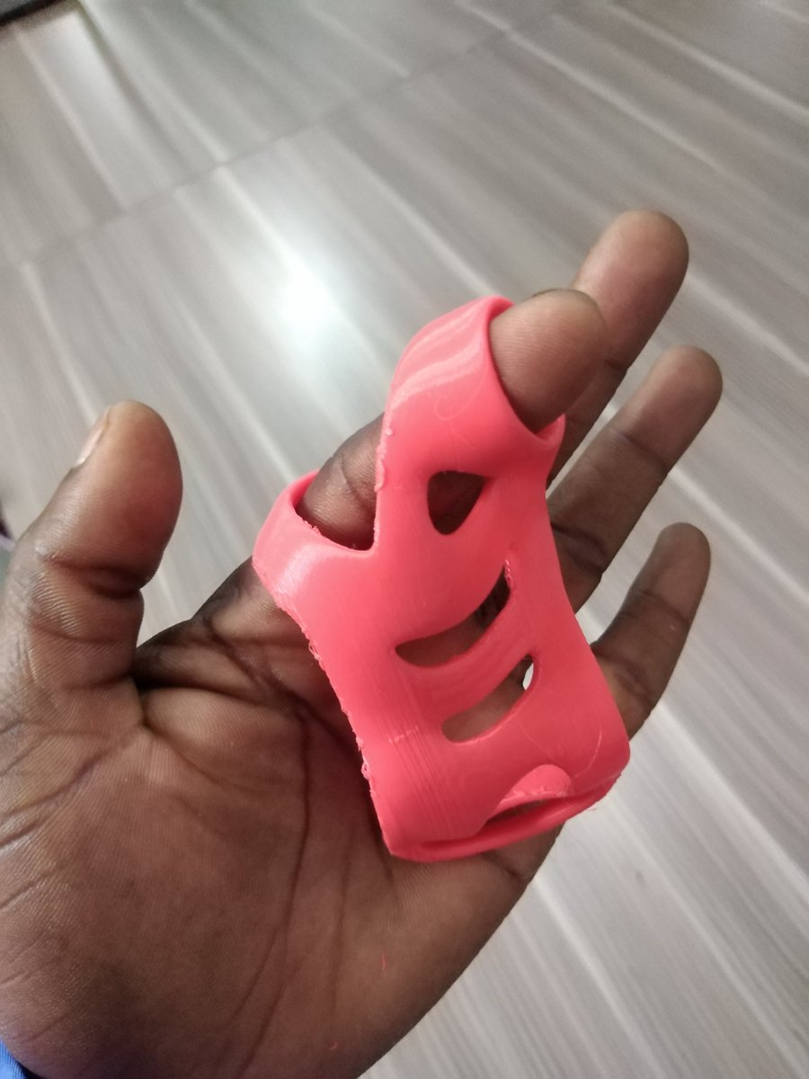 ExpertShabazz's tweet photo. Projet #MAVIMPI, impression des orthèses en 3D à #LisungiFablab #RDC, collaboration entre @KingsKCP, #UniversitéJosephKassaVubu, #LisungiFablab, #winlab, @spentys.
____________
@AUF_AfriqueCent @auf_org @FondationOrange @Orange__RDC @Presidence_RDC @ScienceRDC @stemdrc https://t.co/wH7DnzWVWD
