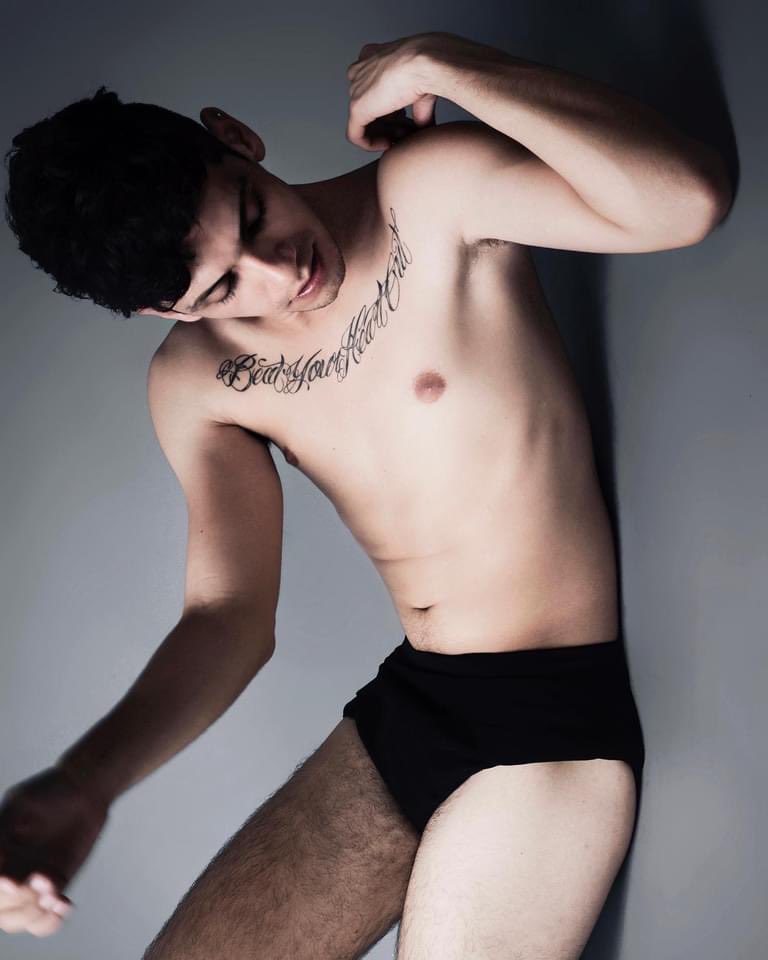 GoaArturo's tweet photo. Hold on, Inhale, exhale... Exhale it from within 🌬
.
.
.
#jonsi #inhale #exhale #notfault #letitgo #beautifulboy and #meanboy #thecreative #pamls #air #cdmx #bed #softlight #hyena #tbt #jamesfranco #gay #gayboy #tattoo #nude #tumblrboy #abril #aries #tauro #geminis https://t.co/5ZMKHgd86Y