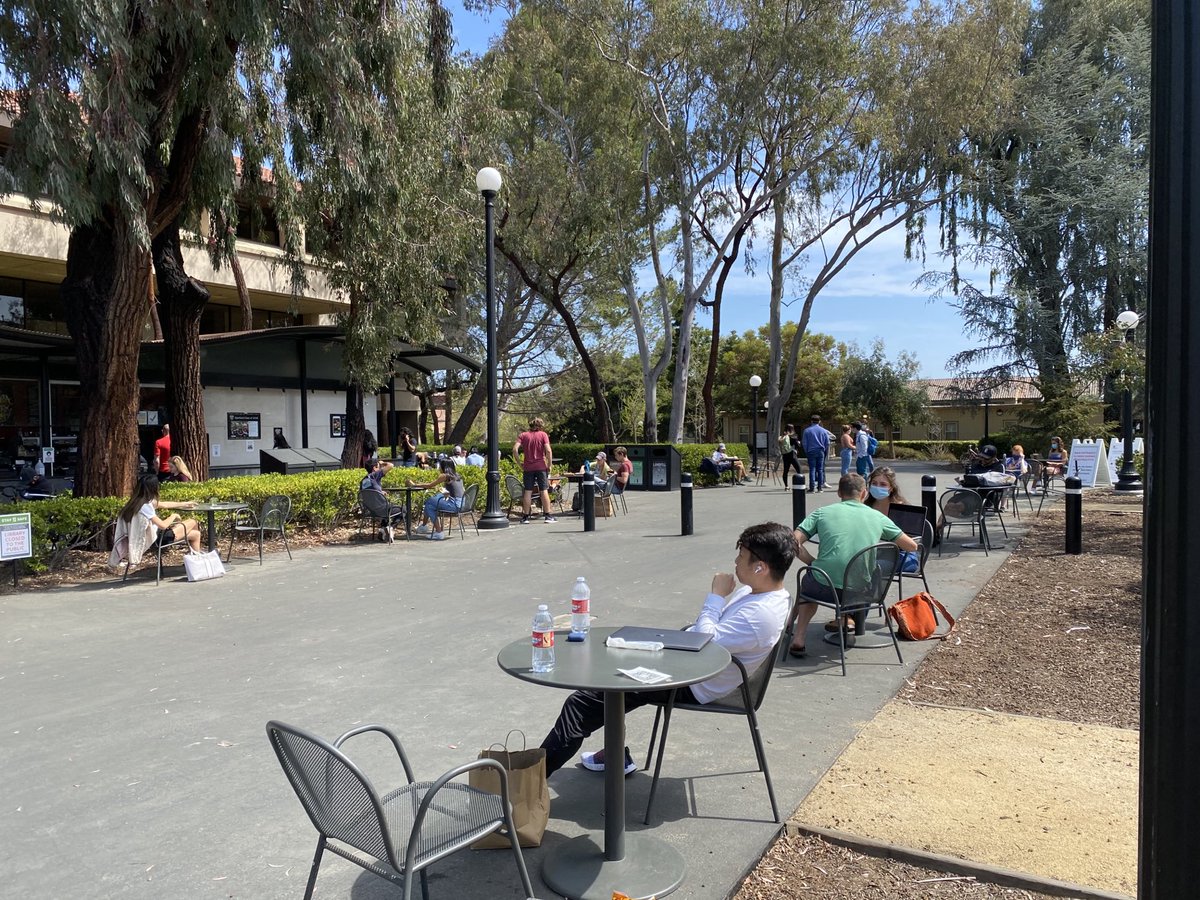 djordjepadejski's tweet image. Just had the first in-person meeting on campus since the pandemic started, and it feels great #greenlibrary ⁦@CoupaCafe⁩ #vaccinated.