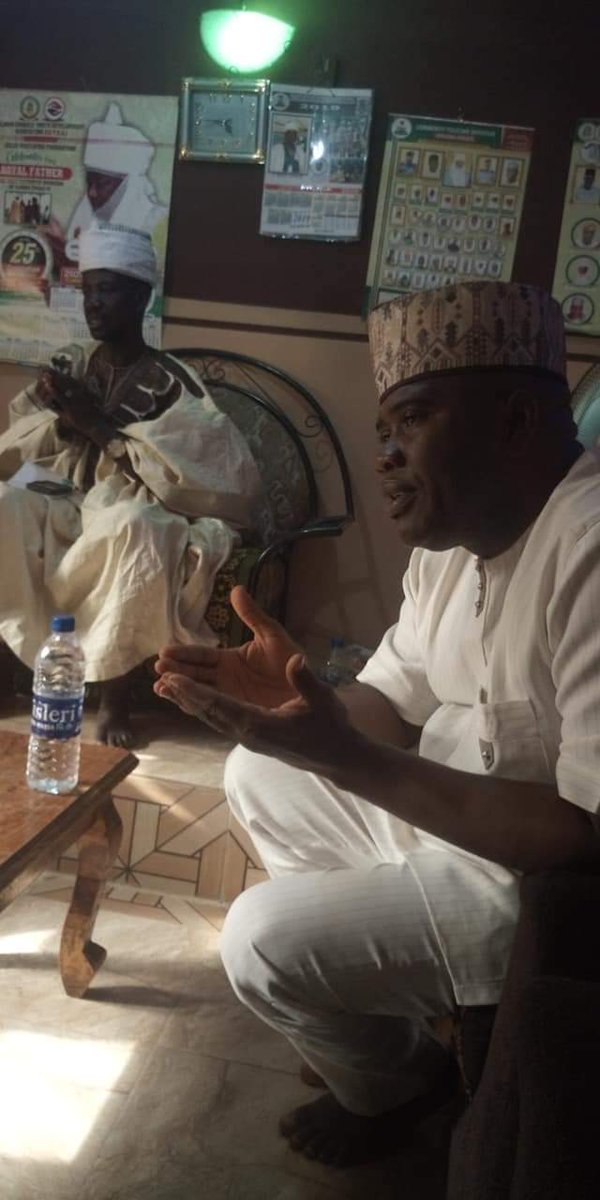 RaheemAgboola's tweet photo. They highlighted their expectations from the government among which are construction of 1km assess road linking their community to Oke Andi and  Basin road, employment opportunities and installation of already provided transformer at Sabo.@followKWSG @kwhanigeria @bukolasaraki https://t.co/HJSgwH1XiT
