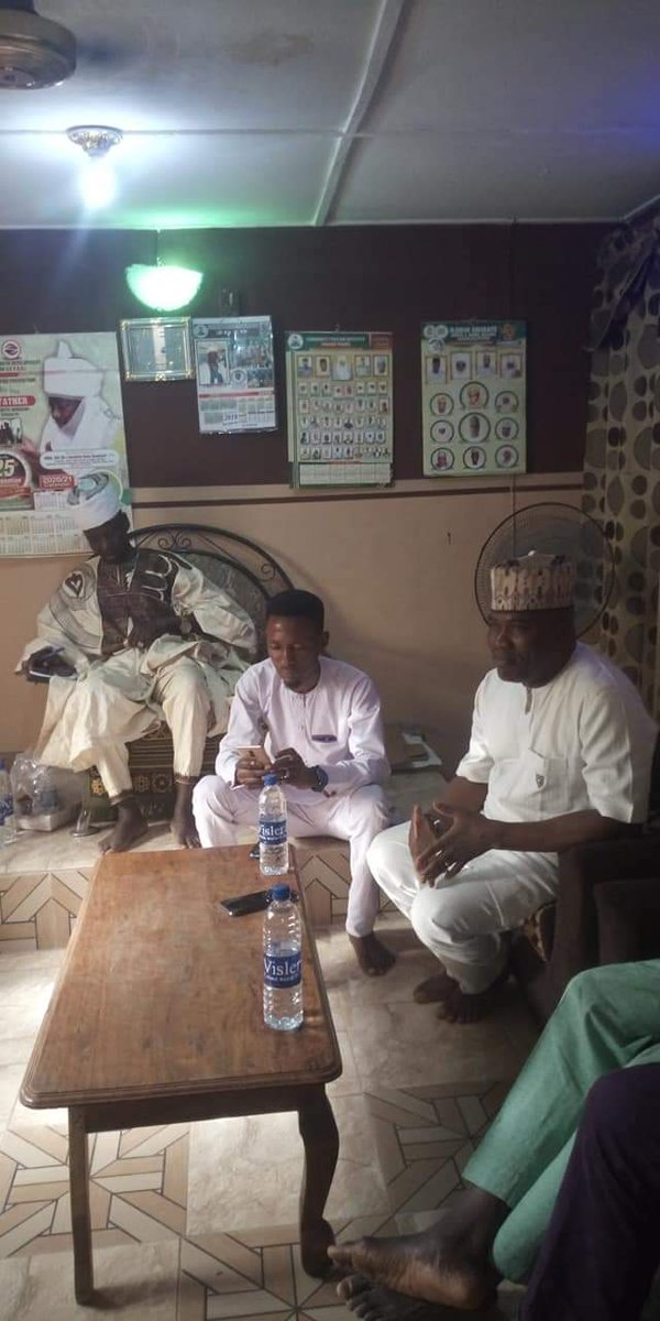RaheemAgboola's tweet photo. They highlighted their expectations from the government among which are construction of 1km assess road linking their community to Oke Andi and  Basin road, employment opportunities and installation of already provided transformer at Sabo.@followKWSG @kwhanigeria @bukolasaraki https://t.co/HJSgwH1XiT