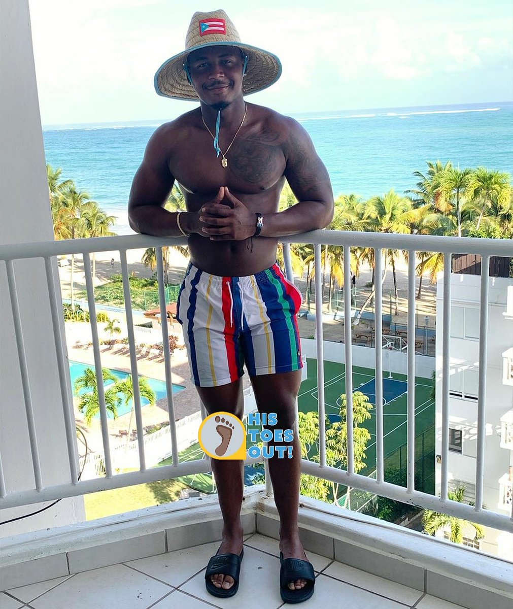 histoesout's tweet photo. #blackmalefeet #feetpics #feetfetishes #feetlovers #feetfetishnation #barefeet #prettytoes #prettyfeet #piesmasculinos #malefeet #histoesout https://t.co/UNlqTmTxoH