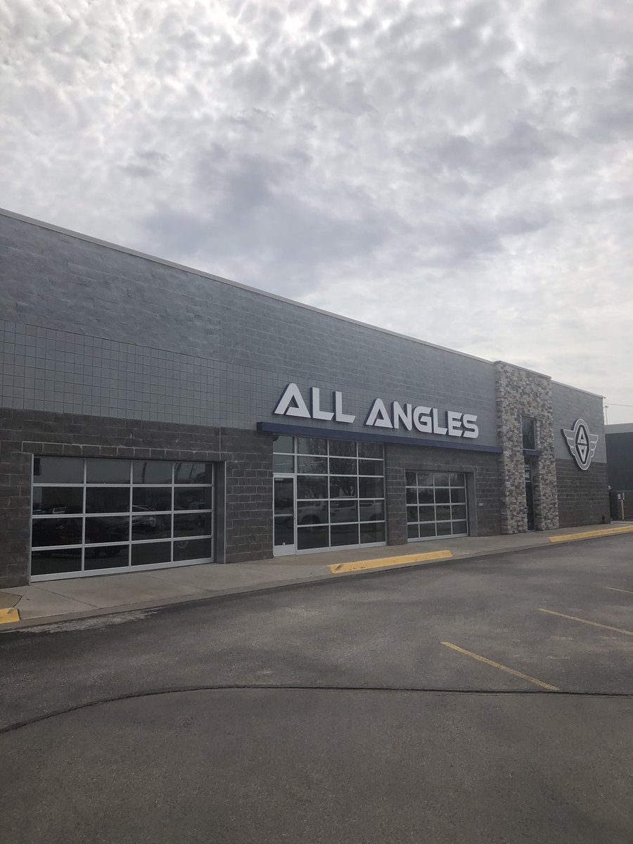 BrentKemnitz's tweet photo. @BrentKemnitz Day#69 @CityofWichita Treasure-All Angles Collision Repair ๐ป๐ป Voted Best Auto Body Repair In Wichita with four locations (Six in Ks) Shoutout to owner and loyal @GoShockers supporter Steve Austin ๐๐ฝ๐๐ฝ๐๐ฝ #watchus #wichitachamber #wichitalife https://t.co/DQKDFJUOuR