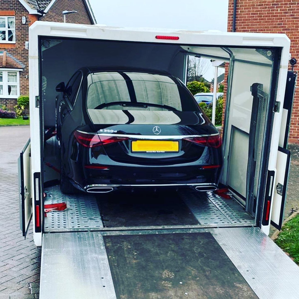 VIPmerc's tweet image. We just cannot get enough of the new S-Class, another one delivered today to a VIP customer who has a fine taste in motor vehicles 👌😍