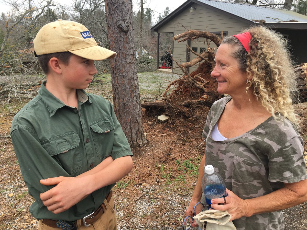 BryanHenryWBRC's tweet photo. Cargile Creek Lake Mitchell in Chilton County. Stories of holding on to dear life and praying the ‘Our Father’ during a storm that left a mess! WSFA 12 News 4/5/6/10. https://t.co/REeY47H22u