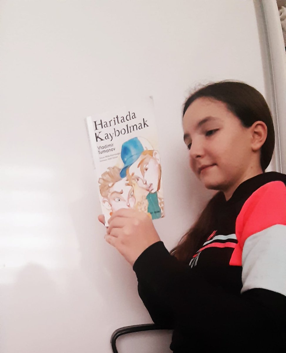 "Ben kitaplarımı değil, kitaplarım beni ortaya çıkarmıştır."
Montaigne
#zonguldakokuyor