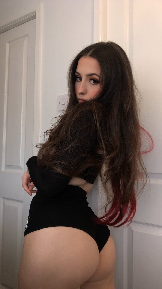only_fans_promo's tweet photo. go sub to this baddie 🔥🔥🔥🔥
@ellensydney___ 

https://t.co/bSv75IavoR https://t.co/M94wWZLUqJ