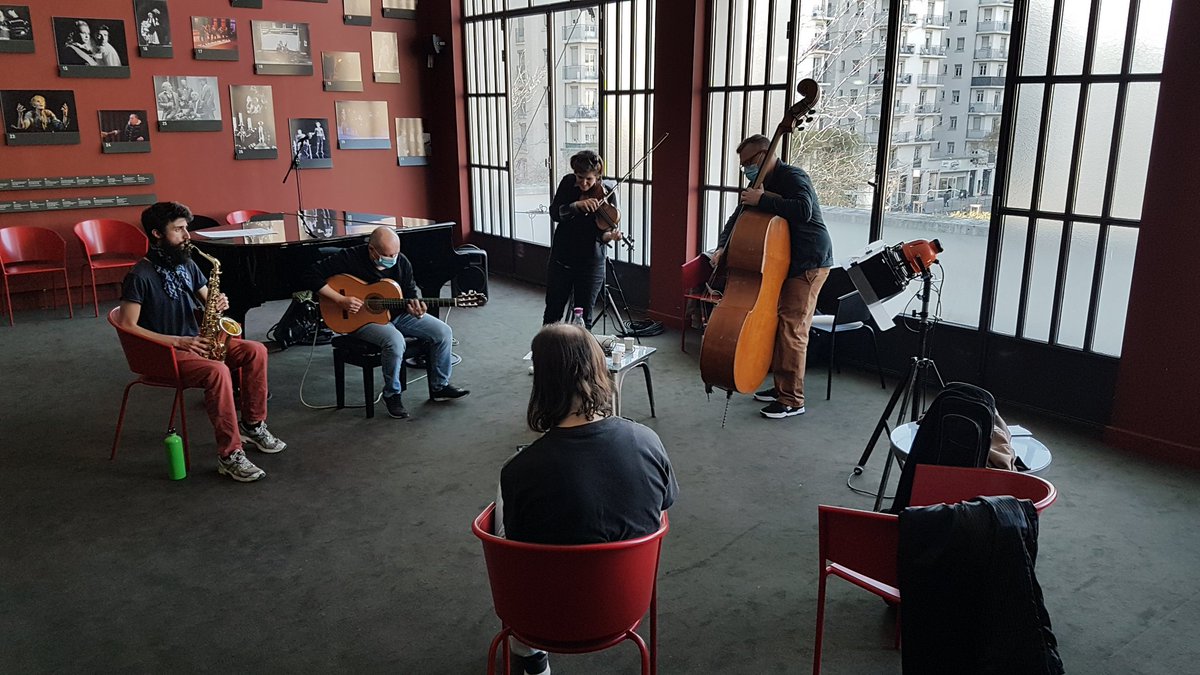 Collect_Unit_69's tweet photo. Ça swing au Tnp occupé ! https://t.co/69k5du6NT9