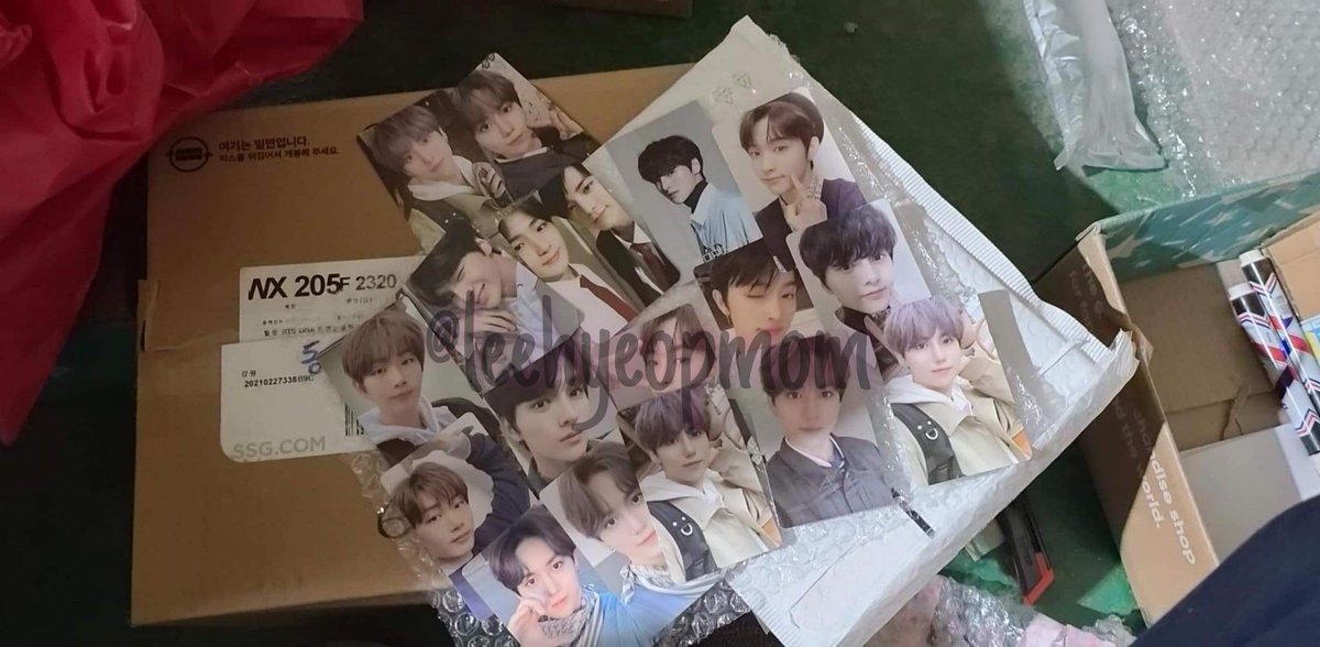 lovexdreamin's tweet photo. #LHMUpdates eto pala yung unang set ng mga photocards na nasa kr address na π late ko naupload, salamat. https://t.co/gxFc3ty6vu