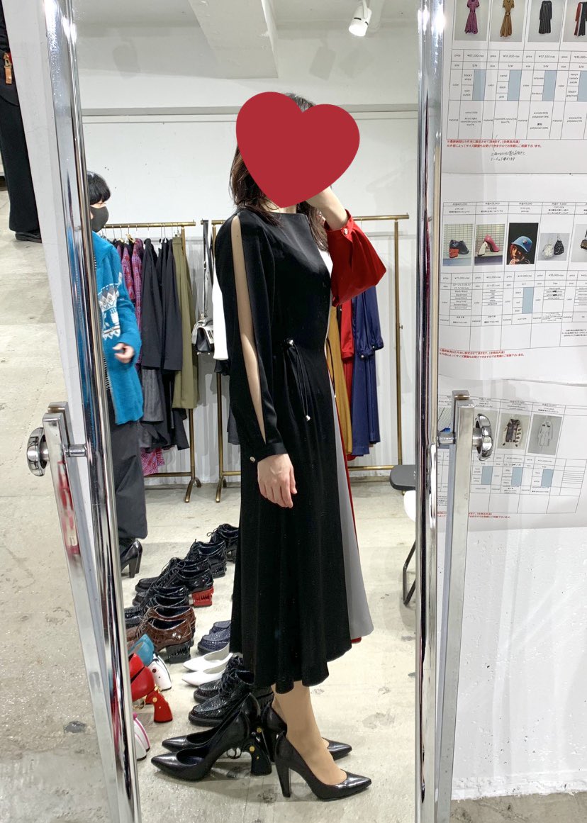 Toko 運命開花のワンピース いかり肩 肩幅広い自分には この袖の型は鬼門かと思いきや 着てみると意外と大丈夫で悩む 直立不動だと少し肩幅の主張が出ますが 動いてたらそこまで気にならないし なによりフレア感が可愛いです Sサイズ 157cm 9cm