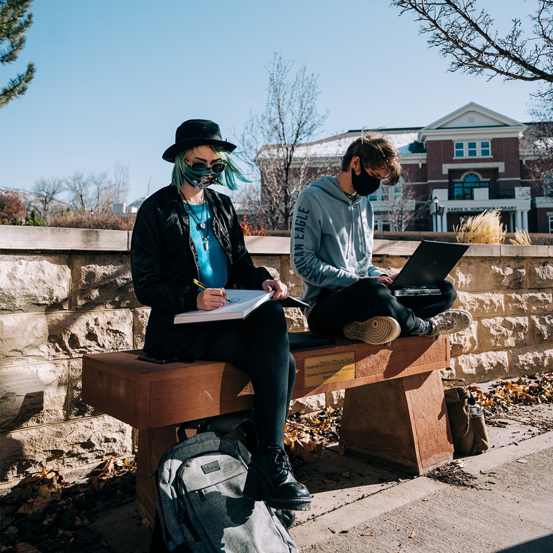 SnowCollege's tweet photo. Is studying in the library getting boring? Try studying outside! It's definitely a lot better than being cooped up in the library or at your apartment! โ๏ธ๐
#snowcollege #badgersunite #studyoutside #getyourselfsomesun https://t.co/4GepIu5N17