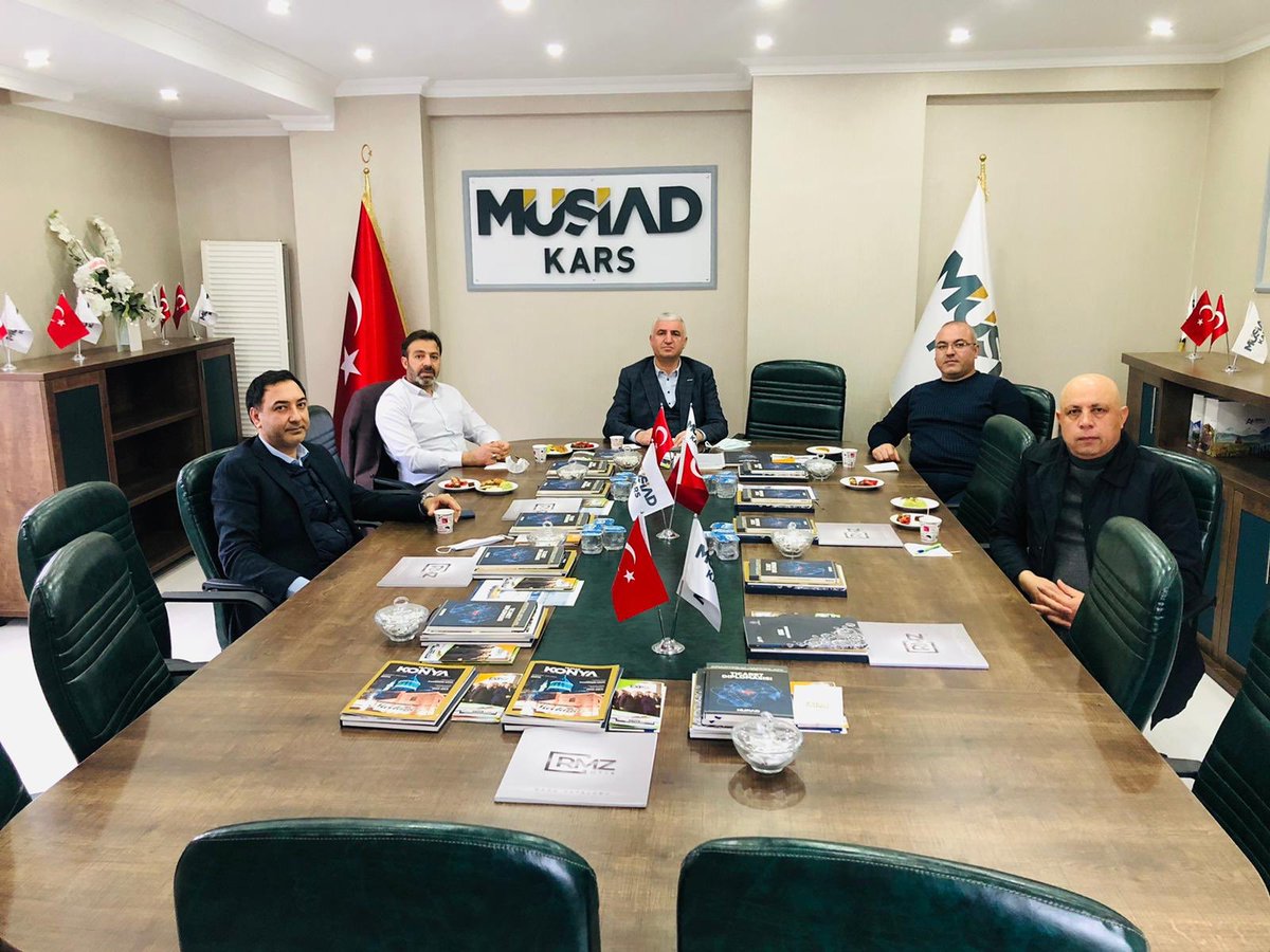 MUSIAD_Kars's tweet photo. Mart ayı yönetim kurulu toplantısını gerçekleştirdik.
Hayırlara vesile olsun inşallah..
@sahinaydin36 @Capan8469Capan @aligurbuz36 @Ali_ucum36 @TayfunBoy5 https://t.co/7ixCBlFnq4