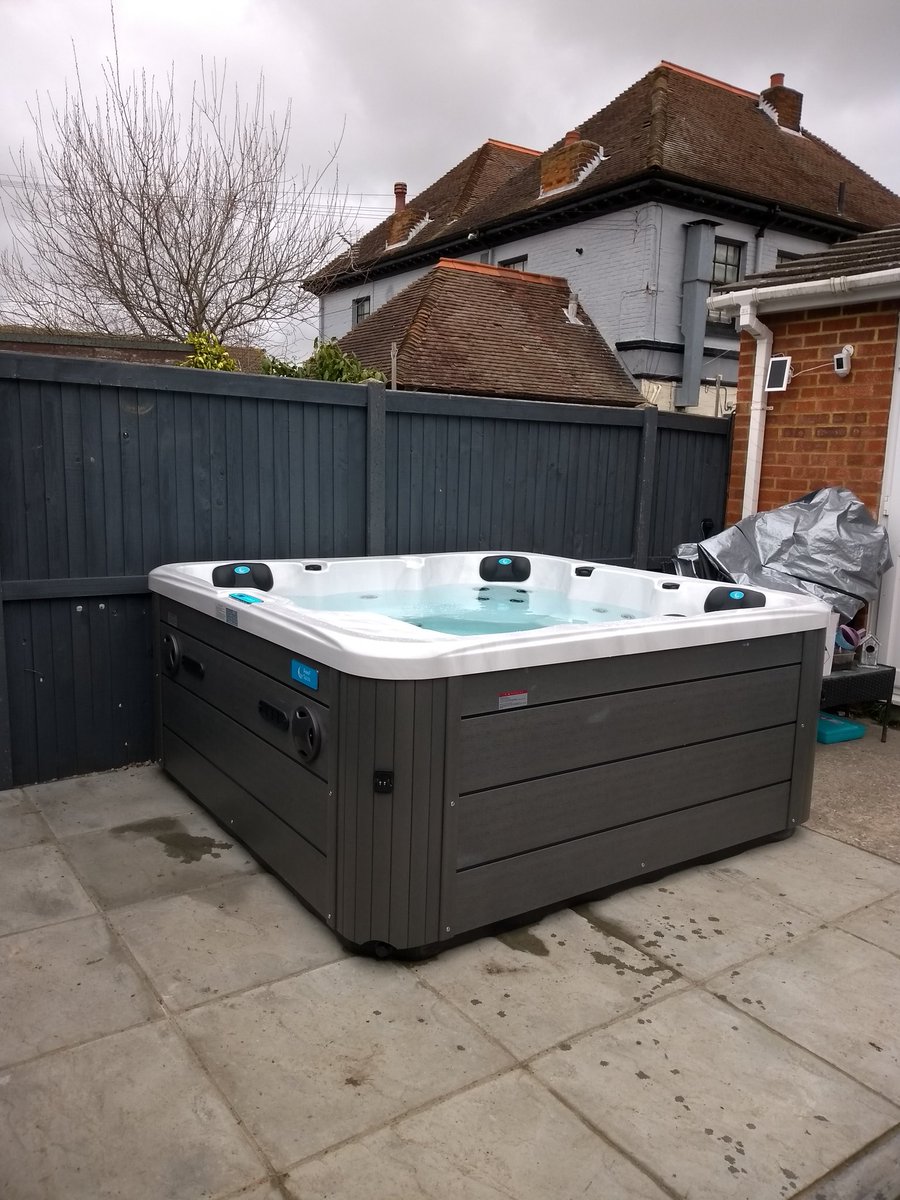 OasisPoolsUK's tweet photo. Another Reef Spa Sumatra Hot Tub install completed in Deal, Kent
#hottub #Spas #Kent https://t.co/8xnQuH4P6j