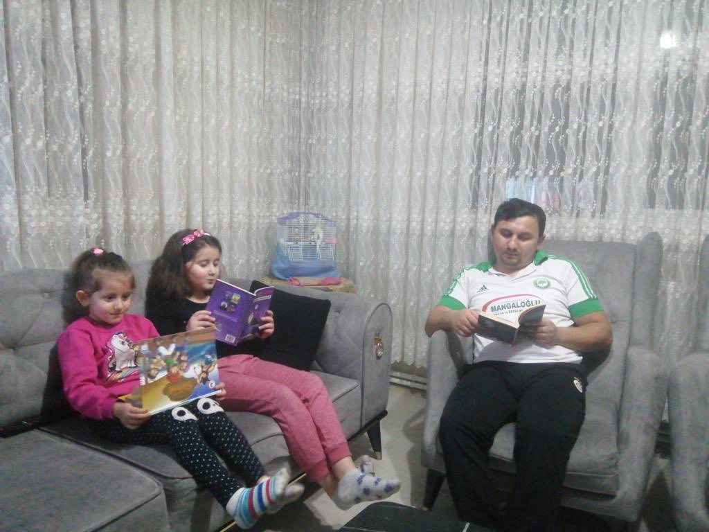 Kitapların dünyasını keşfetmeye varmısınız.    <a href="/mtutulmaz/">Mustafa Tutulmaz</a>.                    <a href="/ali_tosun77/">Ali TOSUN</a> #ZonguldakOkuyor