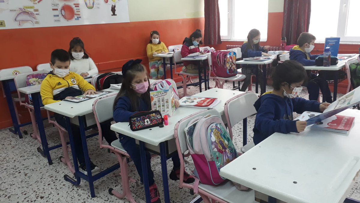 "Bilge kişiler hayatın dertlerine çareyi kitaplardan bulurlar." Victor Hugo
#zonguldakokuyor