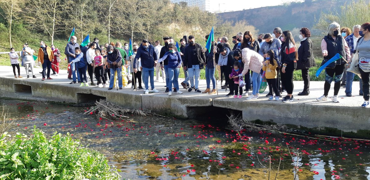 Celebración anticipada del día del pueblo gitano, con un homenaje para los que nos han dejado, como Antonio
 el Chaines, en un lugar emblemático como la Font dels Gitanos en #Sabadell