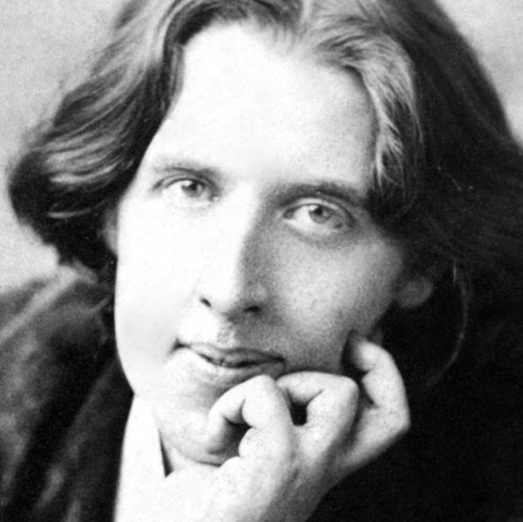 FideuetF's tweet photo. Viure és la cosa més rara del món. La majoria de la gent no fa altra cosa que existir.

Oscar Wilde

#aforismes #wilde
#ff_wilde #ff_vida https://t.co/Yp4SnRtJ6H
