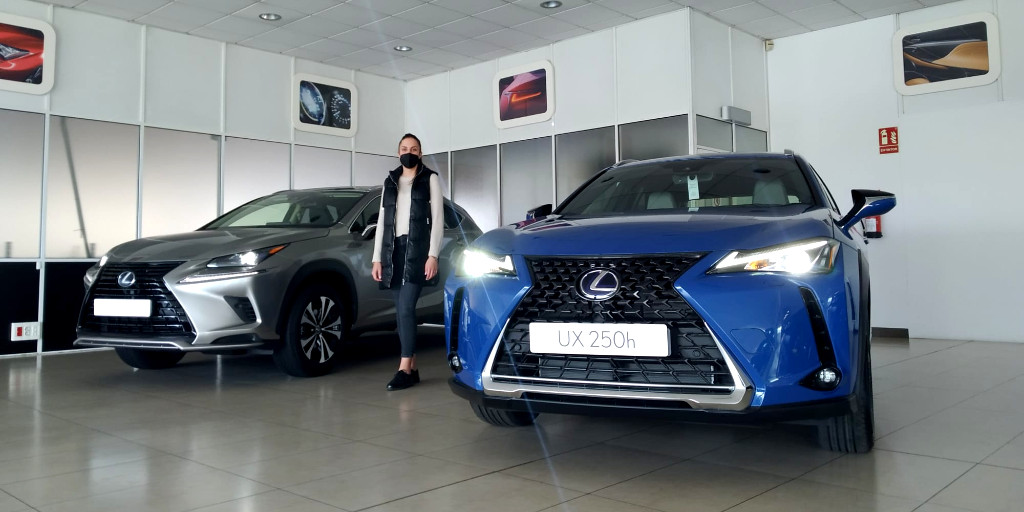 Descubre la gama #SUV de #Lexus en #LexusBreogan. 
Versátil, elegante pero práctica con motores híbridos autorrecargables líderes en su clase. 
Hay un SUV Lexus para cada persona, como nos muestra Laura Sánchez, #LexusSantiago.
¿Con cual te quedas? #LexusNX y #LexusUX